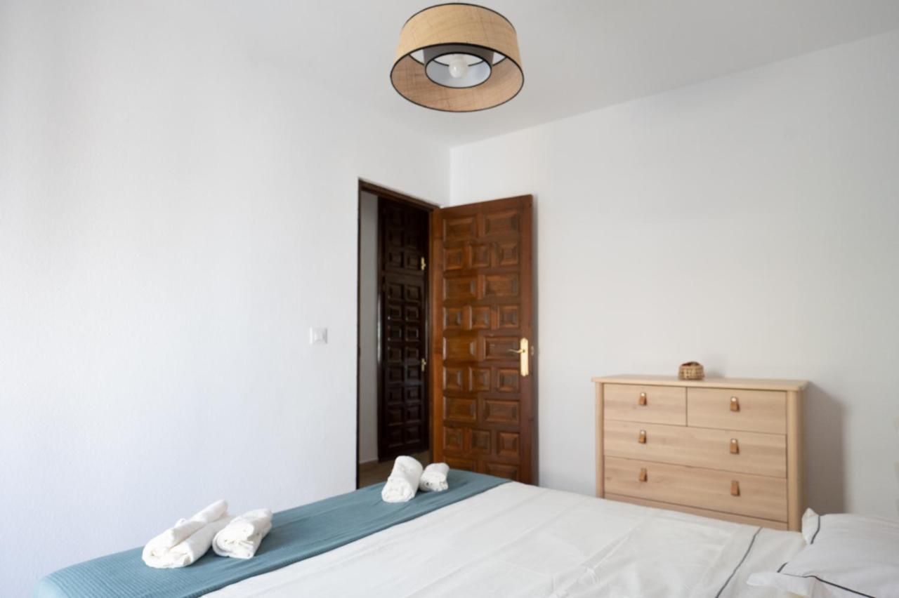 Lovely 1- Bedroom Rental With Pool, Close To The Beach Vera Kültér fotó