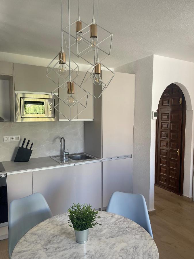 Lovely 1- Bedroom Rental With Pool, Close To The Beach Vera Kültér fotó